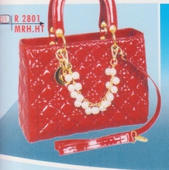 Tas merah merona